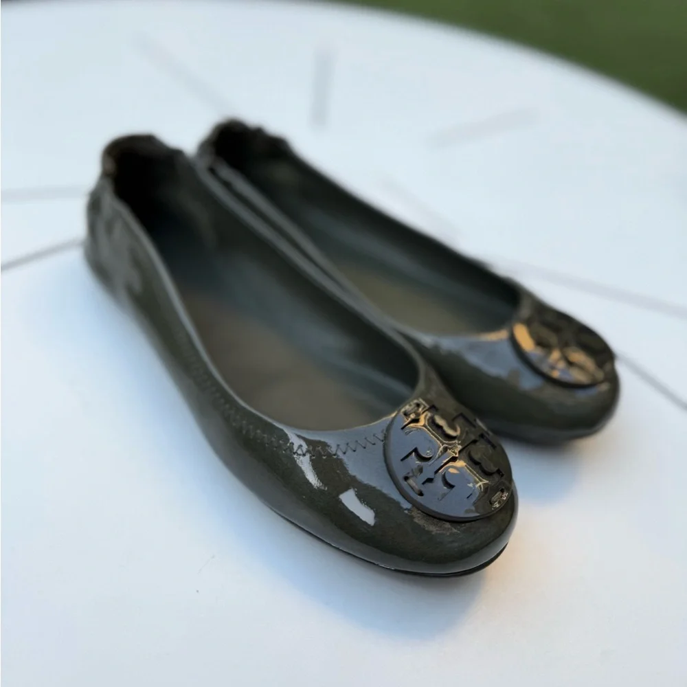 Tory Burch Minnie Travel Ballet, Patent Leather, Leccio, STORE DISPLAY, NO BOX‎